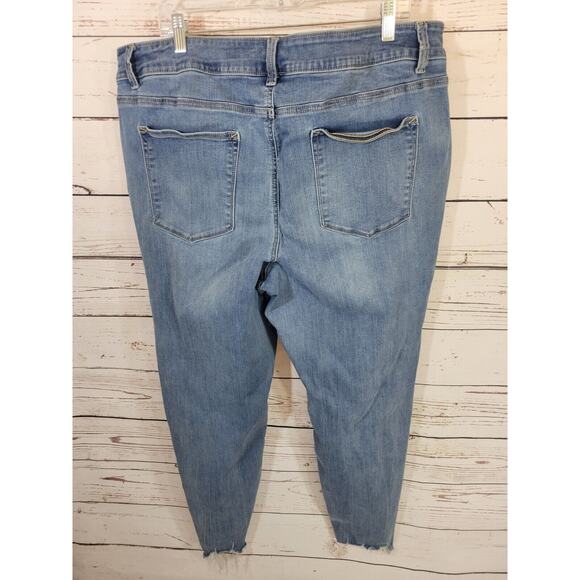 Maurices Blue Denim Skinny Ripped High Rise Distressed Jeans Women's Size 22W - Picture 3 of 12
